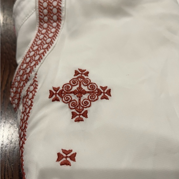 Woman Within Womens Tunic White Size 3X 30/32 Red Embroidery Floral 1/2 Button - Picture 6 of 8